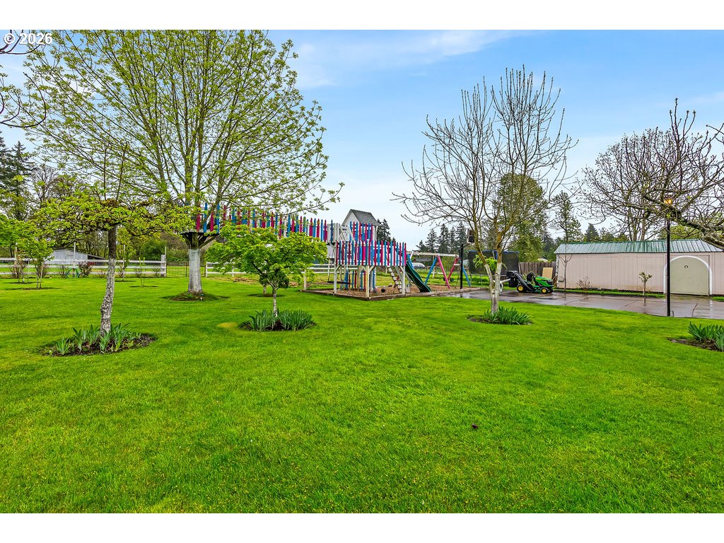 23501 Northeast Sunnycrest Road Newberg, OR 97132 - Photo 31 of 36