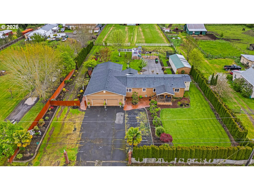 23501 Northeast Sunnycrest Road Newberg, OR 97132 - Photo 33 of 36