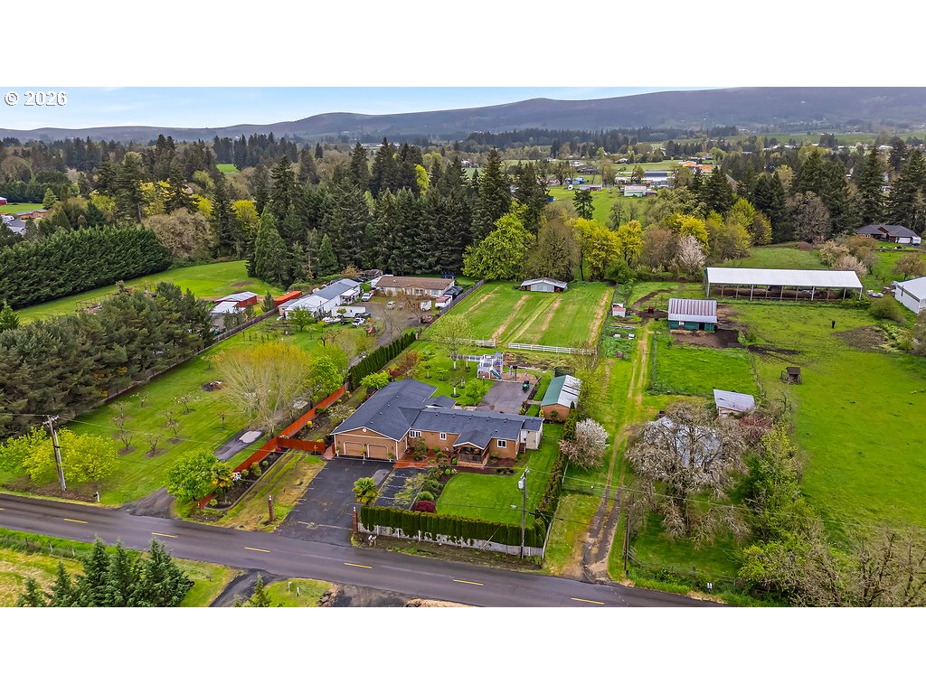 23501 Northeast Sunnycrest Road Newberg, OR 97132 - Photo 35 of 36
