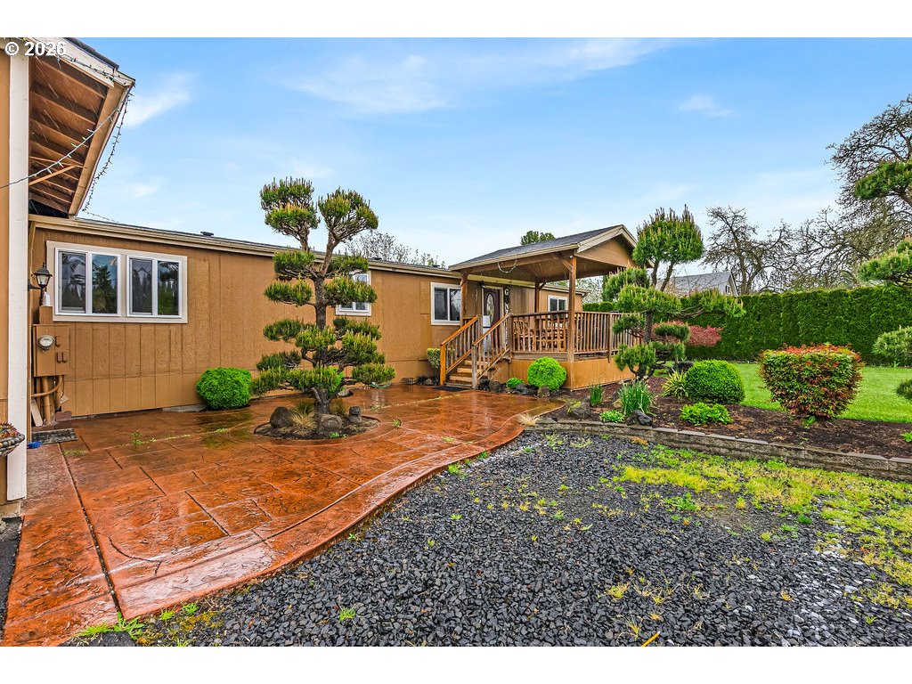 23501 Northeast Sunnycrest Road Newberg, OR 97132 - Photo 5 of 36