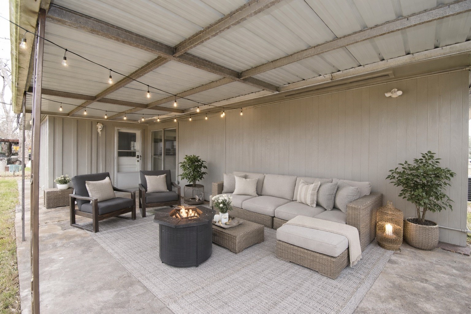 2619 Soway Street Houston, TX 77080 - Photo 2 of 17 Outdoor Living | VIRTUALLY STAGED