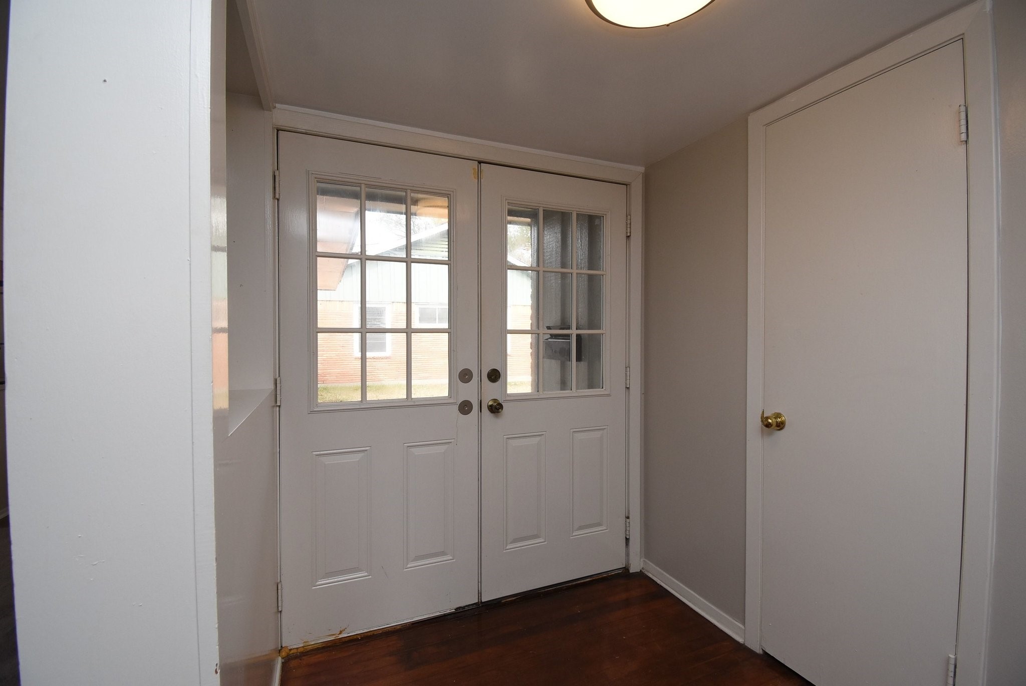 2619 Soway Street Houston, TX 77080 - Photo 3 of 17 Double door front entry