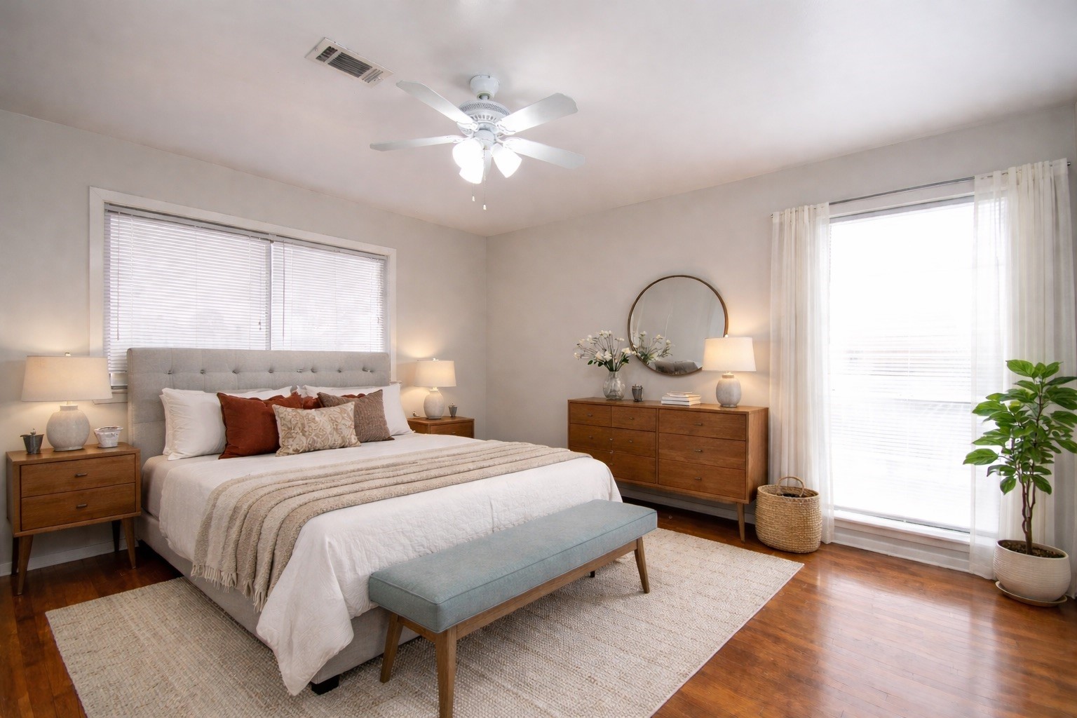 2619 Soway Street Houston, TX 77080 - Photo 10 of 17 Bedroom 1 | VIRTUALLY STAGED