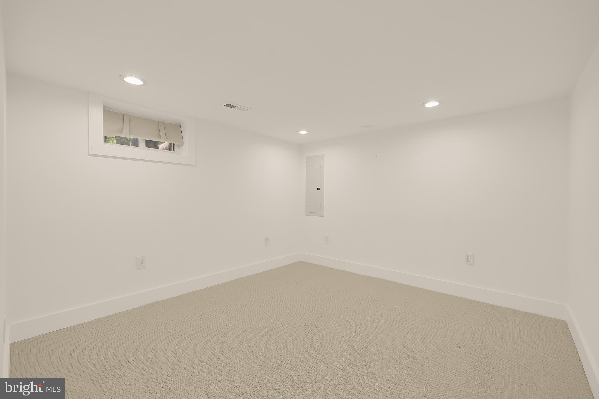 2832 Summerfield Road Falls Church, VA 22042 - Photo 31 of 43