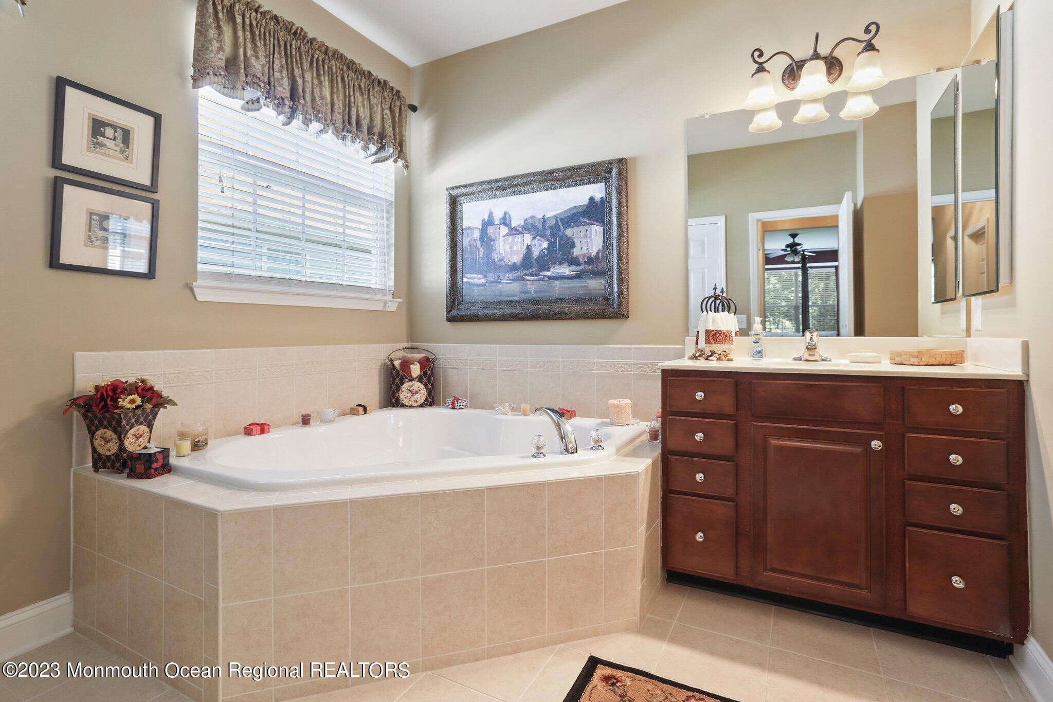 53 Chesterfield Drive Jackson, NJ 08527 - Photo 13 of 46 22-web-or-mls-5W5A1944