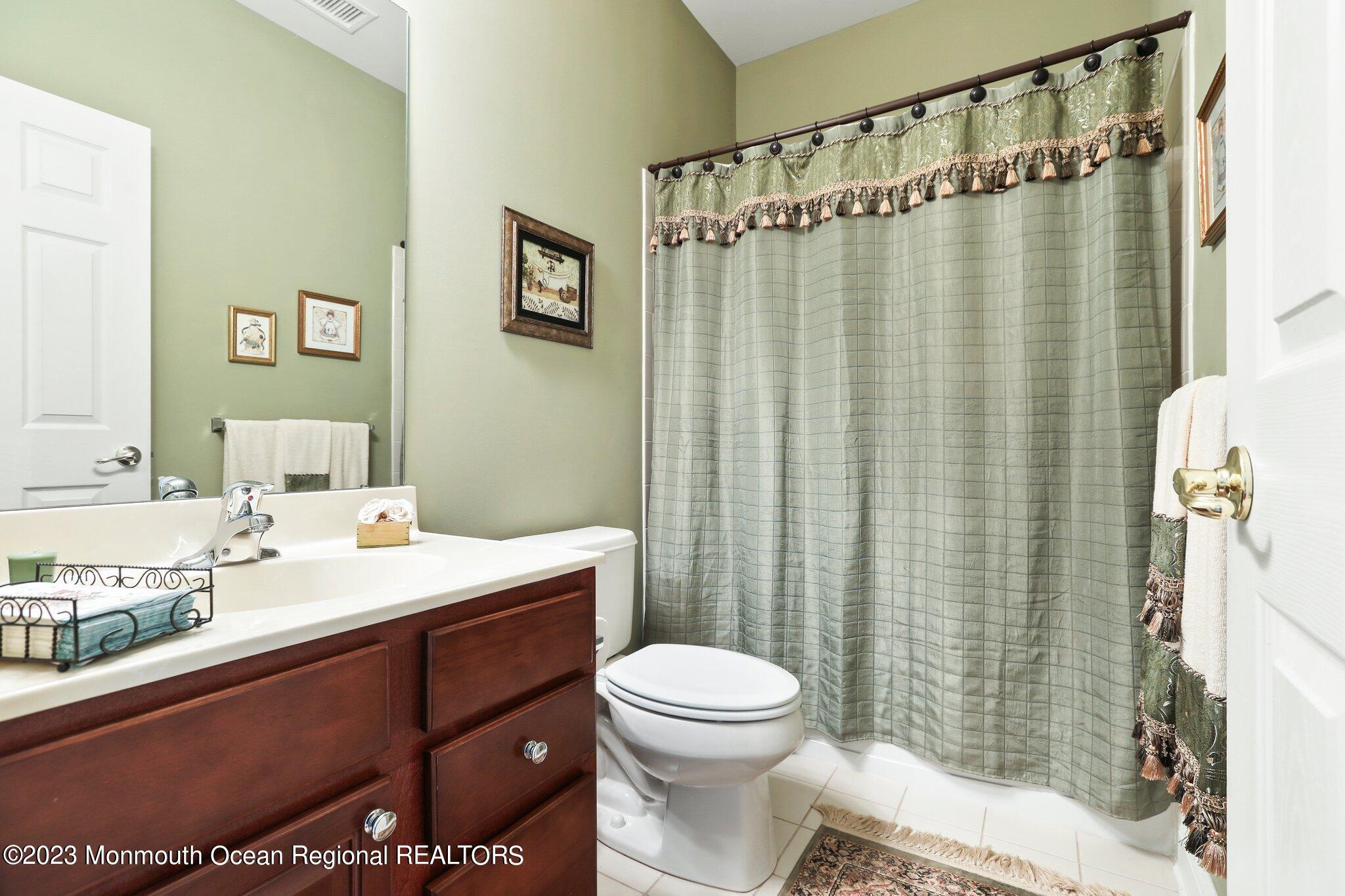 53 Chesterfield Drive Jackson, NJ 08527 - Photo 19 of 46 30-web-or-mls-5W5A1984