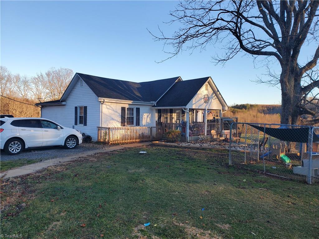 589 Reeves Mill Road Mount Airy, NC 27030 - Photo 4 of 20 Gallery Image 4