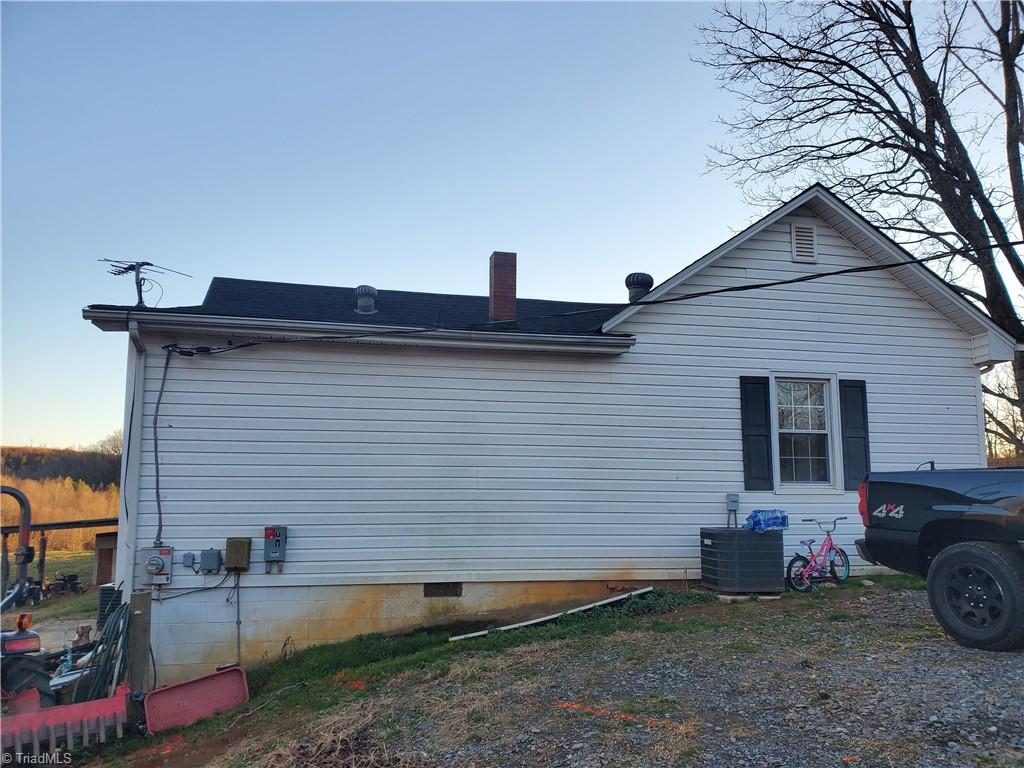 589 Reeves Mill Road Mount Airy, NC 27030 - Photo 8 of 20 Gallery Image 8