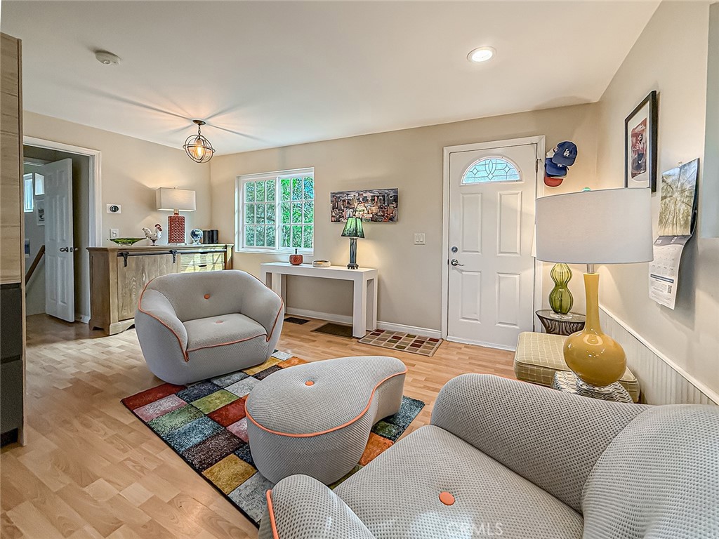 1059 Alta Vista Road Simi Valley, CA 93063 - Photo 10 of 30