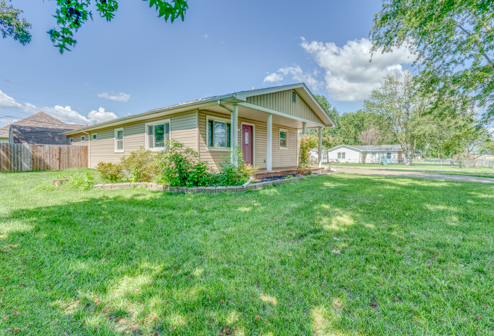 1104 Airport Road Mount Vernon, IL 62864 - Photo 3 of 46