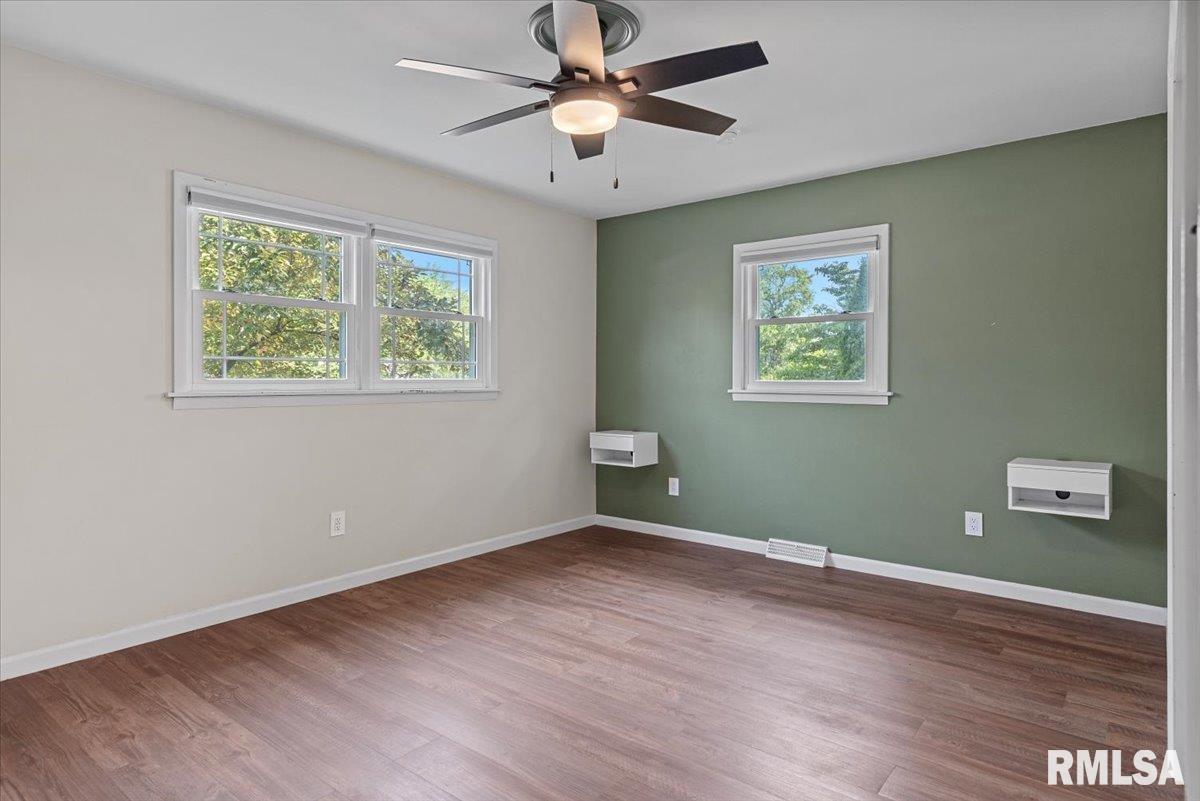 846 Roanoke Drive Springfield, IL 62702 - Photo 13 of 28