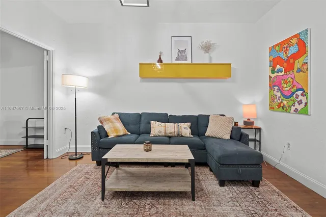 $2,550 | 1211 Pennsylvania Avenue, Unit A1, Miami Beach, FL 33139