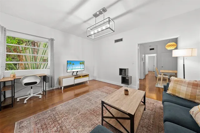 $2,550 | 1211 Pennsylvania Avenue, Unit A1, Miami Beach, FL 33139