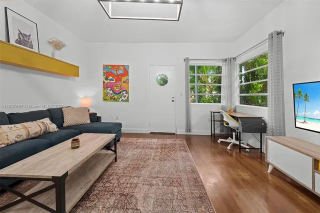 $2,550 | 1211 Pennsylvania Avenue, Unit A1, Miami Beach, FL 33139