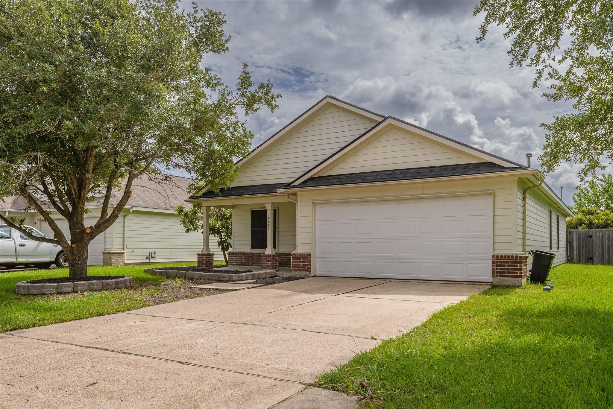 8006 Ginger Park Drive Baytown, TX 77521 - Photo 2 of 36