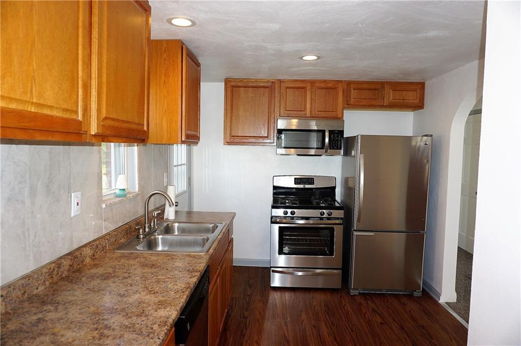 2111 Swallow Hill Road Pittsburgh, PA 15220 - Photo 6 of 18 Gallery Image 6