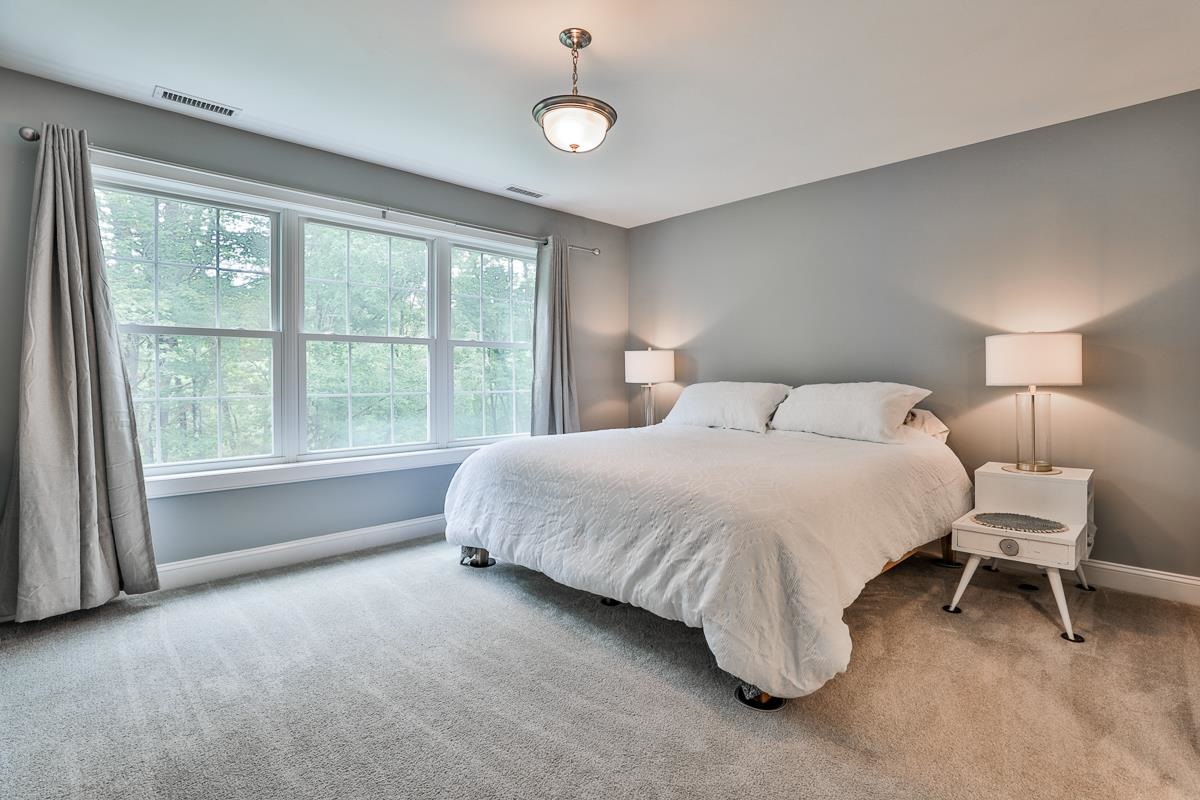 16 London Bridge Road Windham, NH 03087 - Photo 19 of 40
