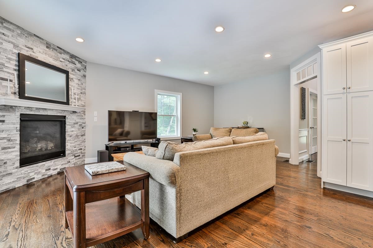 16 London Bridge Road Windham, NH 03087 - Photo 6 of 40