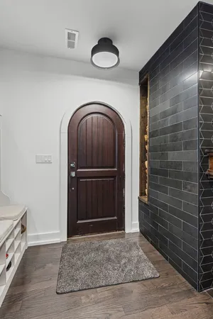 $875,000 | 5226 West Eddy Street, Chicago, IL 60641