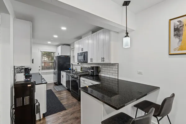 $875,000 | 5226 West Eddy Street, Chicago, IL 60641
