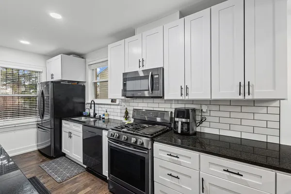 $875,000 | 5226 West Eddy Street, Chicago, IL 60641