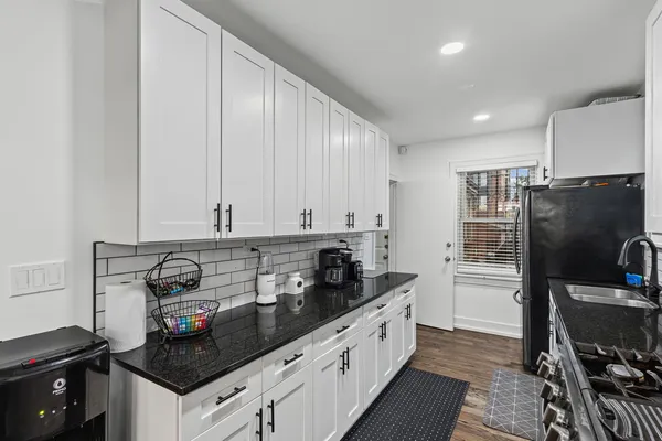 $875,000 | 5226 West Eddy Street, Chicago, IL 60641