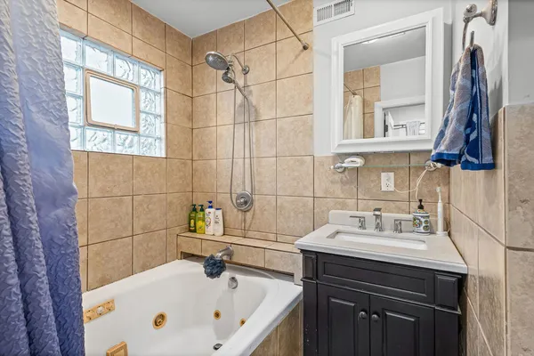 $875,000 | 5226 West Eddy Street, Chicago, IL 60641