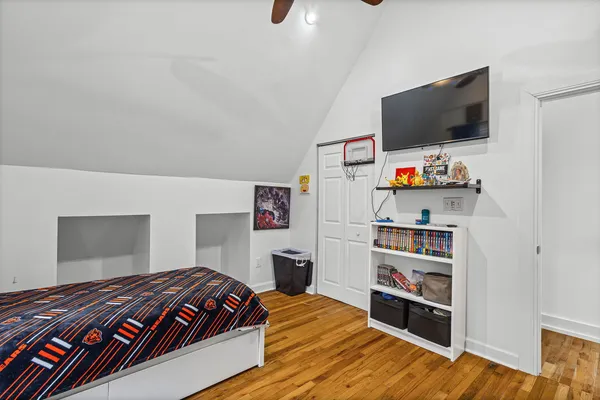 $875,000 | 5226 West Eddy Street, Chicago, IL 60641