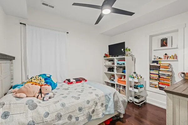 $875,000 | 5226 West Eddy Street, Chicago, IL 60641