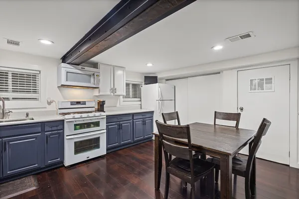 $875,000 | 5226 West Eddy Street, Chicago, IL 60641