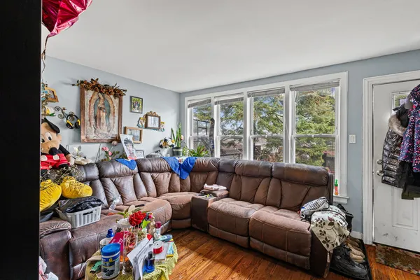 $875,000 | 5226 West Eddy Street, Chicago, IL 60641