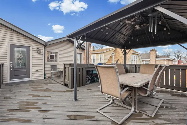 $875,000 | 5226 West Eddy Street, Chicago, IL 60641