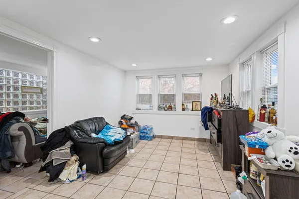 $875,000 | 5226 West Eddy Street, Chicago, IL 60641