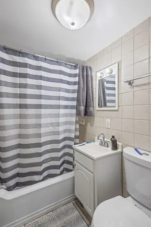 $875,000 | 5226 West Eddy Street, Chicago, IL 60641