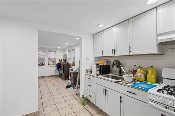$875,000 | 5226 West Eddy Street, Chicago, IL 60641