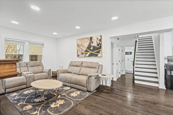 $875,000 | 5226 West Eddy Street, Chicago, IL 60641