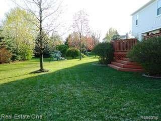 216 Saxon Court Rochester, MI 48307 - Photo 21 of 23 Backyard