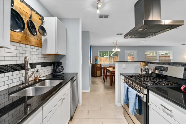 $2,475 | 11102 Ptarmigan Drive, Austin, TX 78758