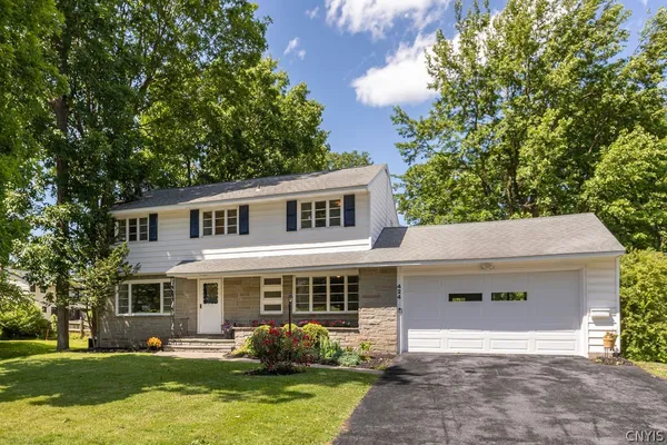 $354,900 | 424 Winkworth Parkway, Syracuse, NY 13215