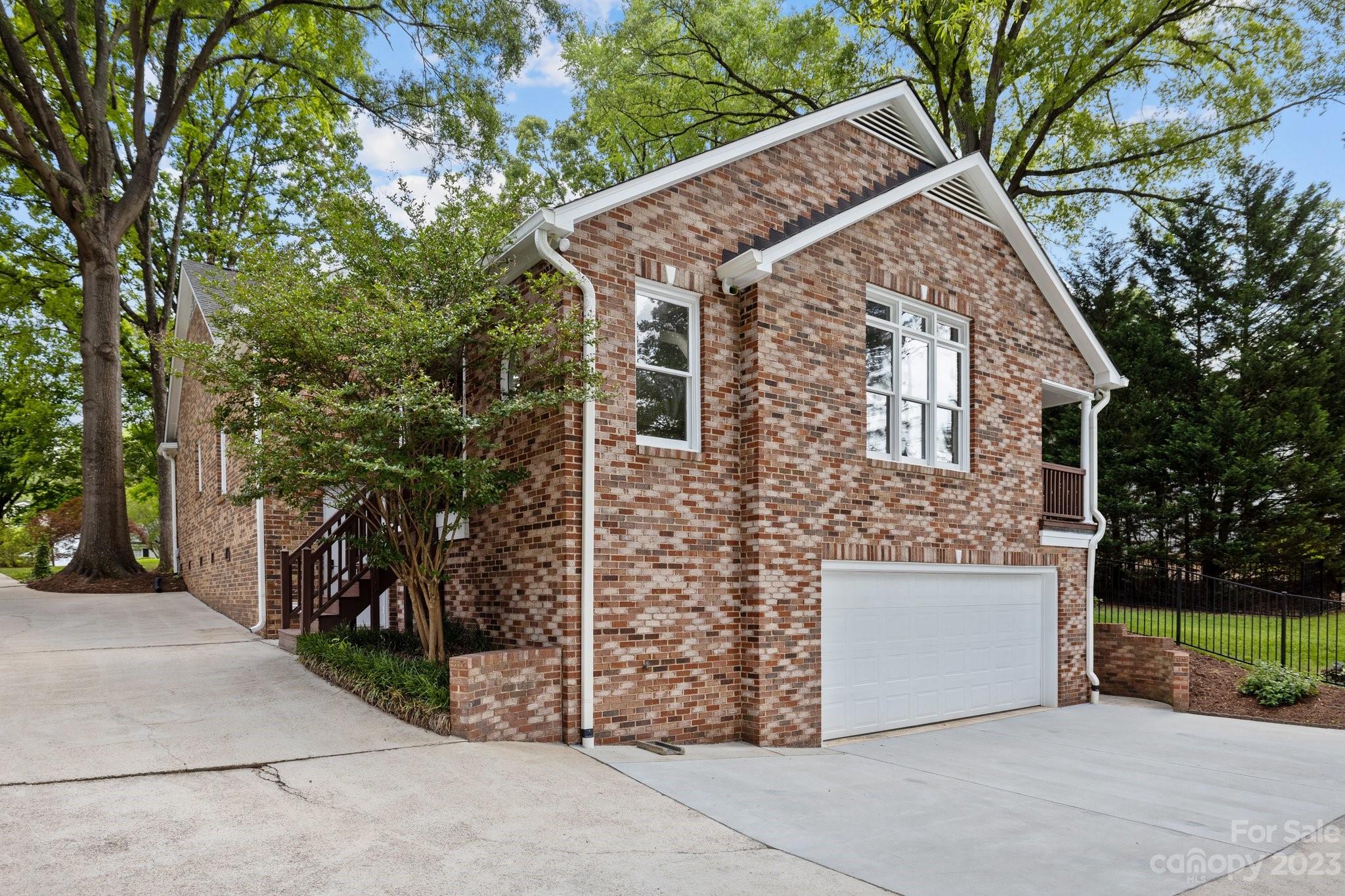 7143 Hopeton Road Charlotte, NC 28210 - Photo 2 of 39 Gallery Image 2