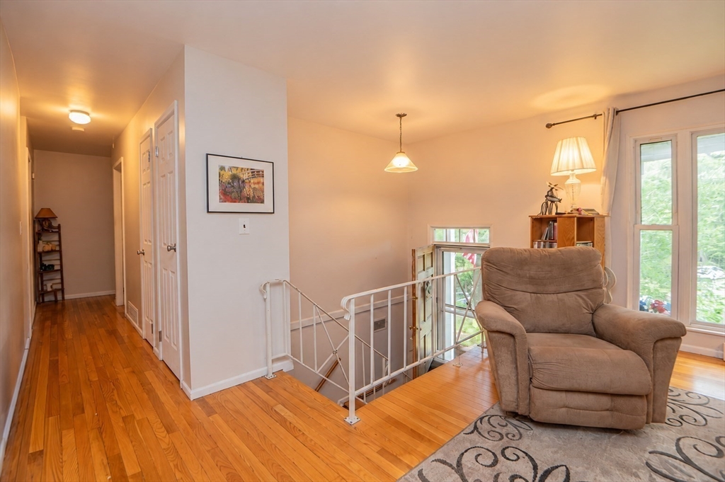 15 Molloy Road Georgetown, MA 01833 - Photo 3 of 20