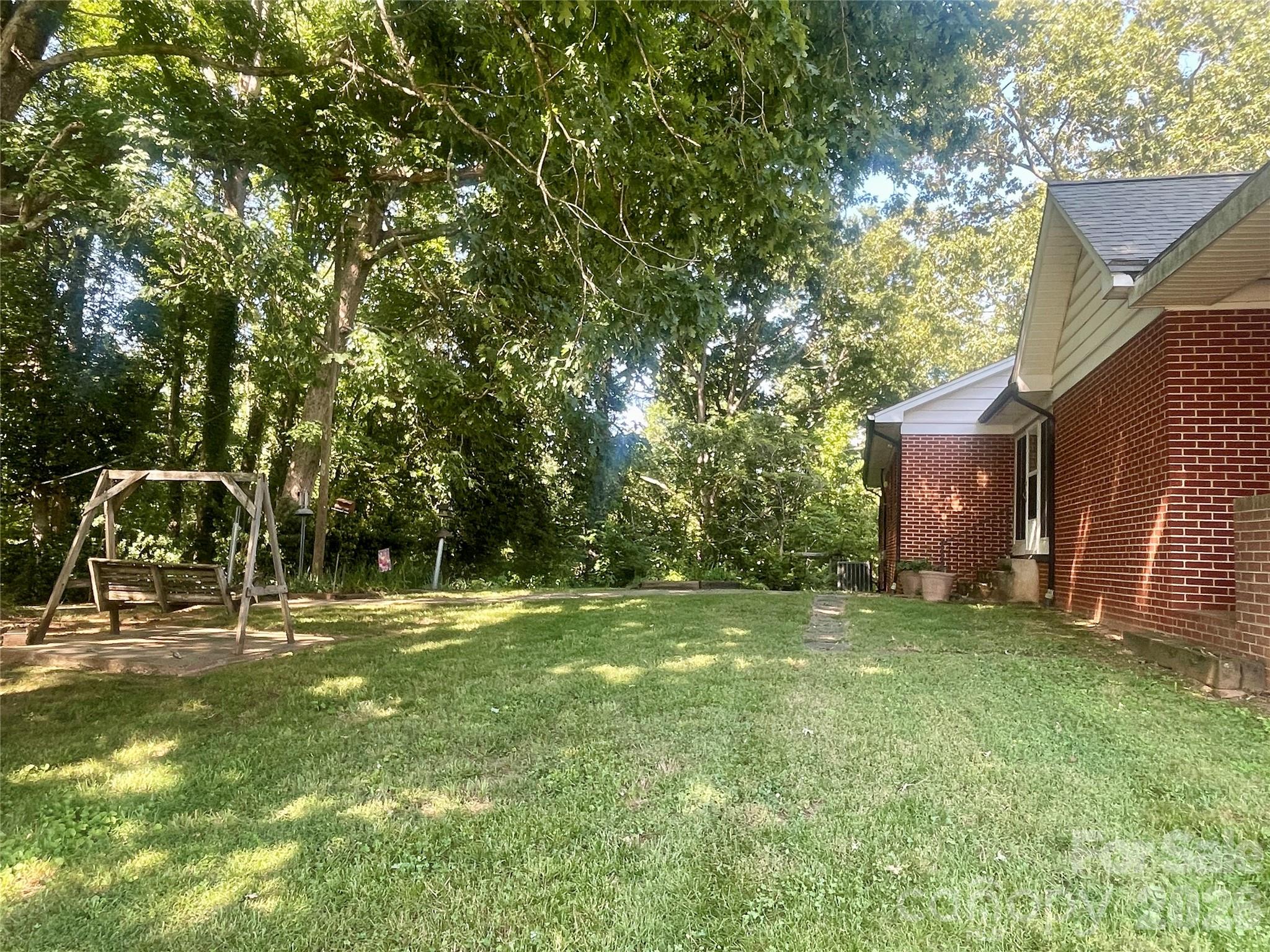 1099 Amherst Road Morganton, NC 28655 - Photo 7 of 27