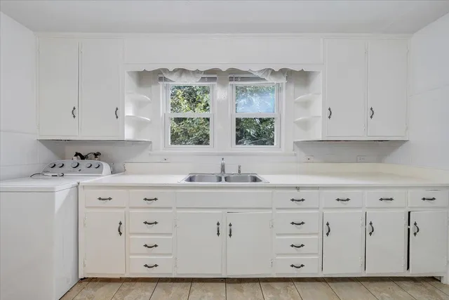 $1,200 | 812 Mississippi Avenue Northeast, Roanoke, VA 24012