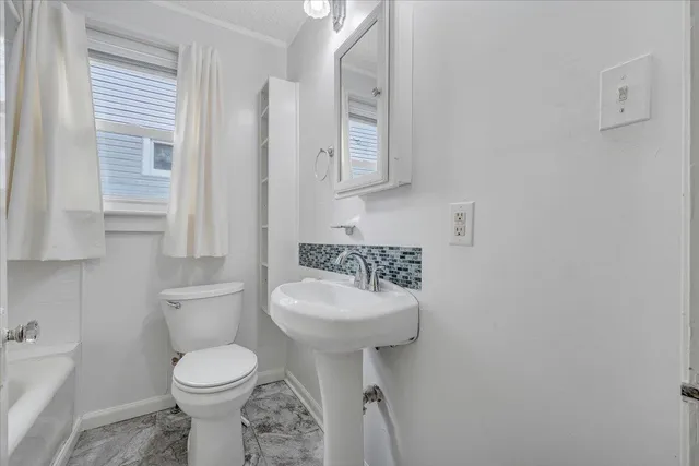 $1,200 | 812 Mississippi Avenue Northeast, Roanoke, VA 24012