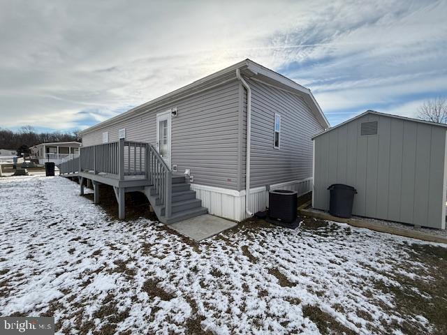 14 Egret Drive Hanover, PA 17331 - Photo 4 of 30 a backyard of a house with table and chairs