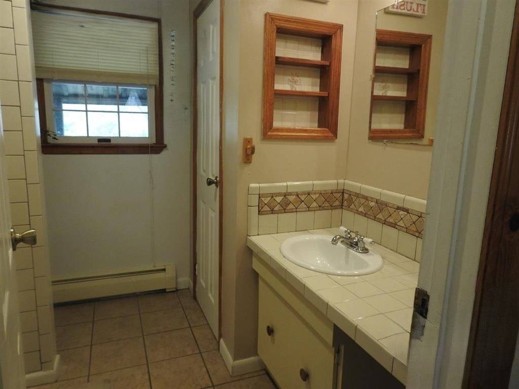 725 State Street Oneonta, NY 13820 - Photo 20 of 25 Full bath has tub shower combination