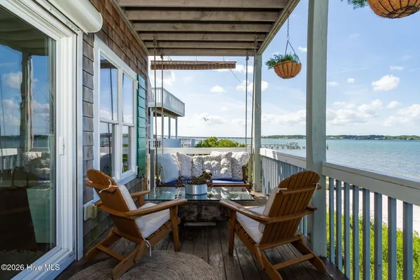 $749,900 | 108 Swing Easy Lane, Harkers Island, NC 28531