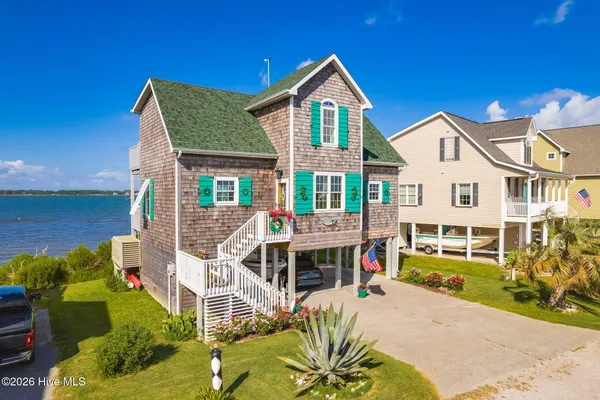 $749,900 | 108 Swing Easy Lane, Harkers Island, NC 28531