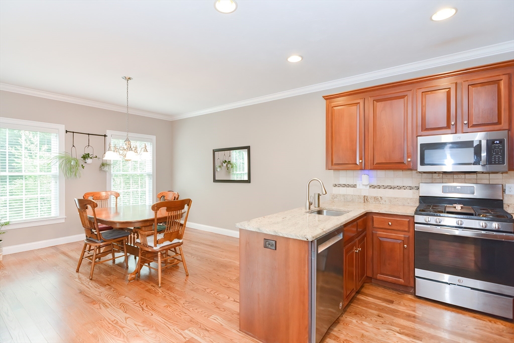 87 Meetinghouse Road, Unit 87 Norfolk, MA 02056 - Photo 8 of 39 Gallery Image 8