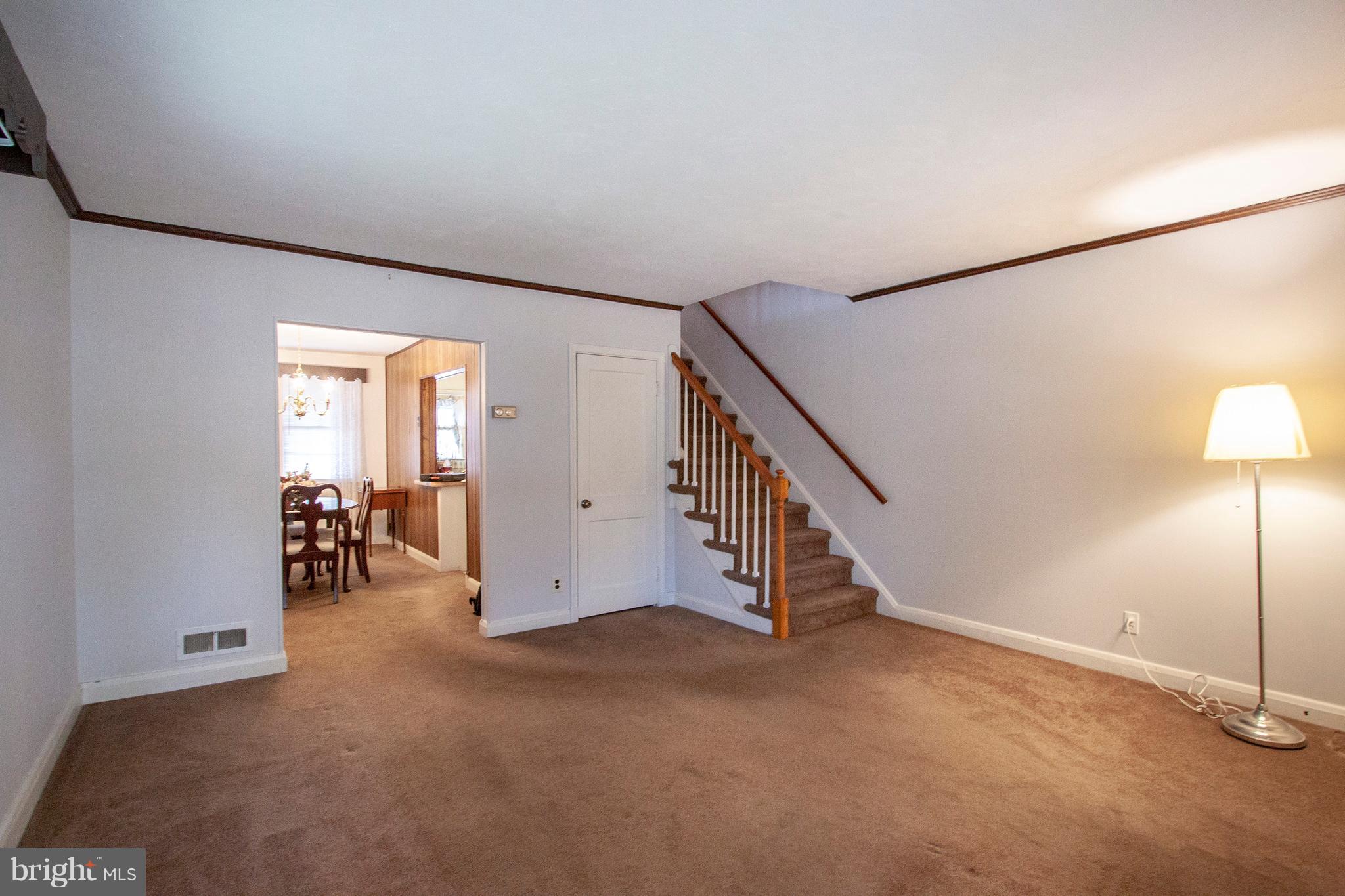 2811 Plainfield Road Baltimore, MD 21222 - Photo 4 of 24 Living Room